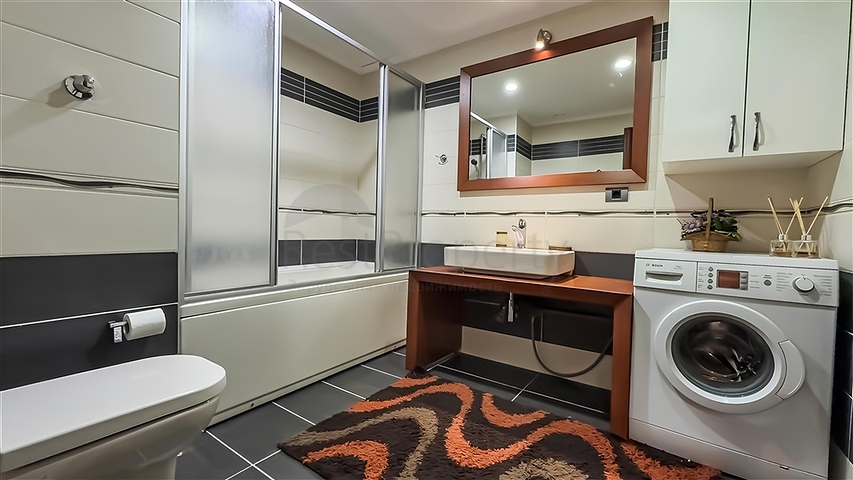 Wohnung 3+1 in erster Reihe mit eigenem Strand/Alanya Zentrum