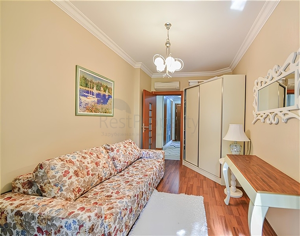 Wohnung 3+1 in erster Reihe mit eigenem Strand/Alanya Zentrum