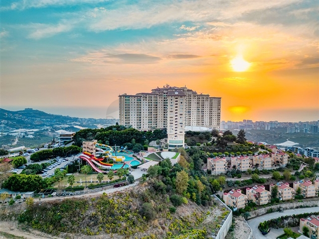 2+1 Meerblick-Wohnung in einer Anlage mit Hotelinfrastruktur im Bezirk Kargicak/Alanya