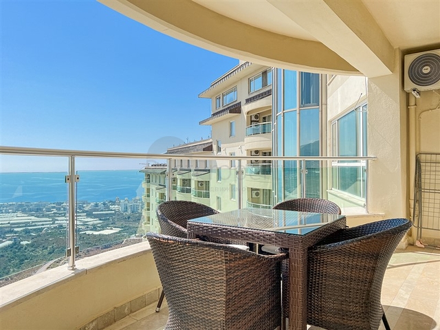 2+1 Meerblick-Wohnung in einer Anlage mit Hotelinfrastruktur im Bezirk Kargicak/Alanya