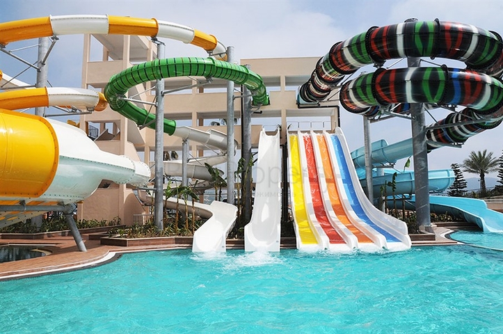 2+1 Meerblick-Wohnung in einer Anlage mit Hotelinfrastruktur im Bezirk Kargicak/Alanya