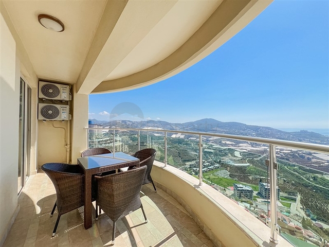 2+1 Meerblick-Wohnung in einer Anlage mit Hotelinfrastruktur im Bezirk Kargicak/Alanya