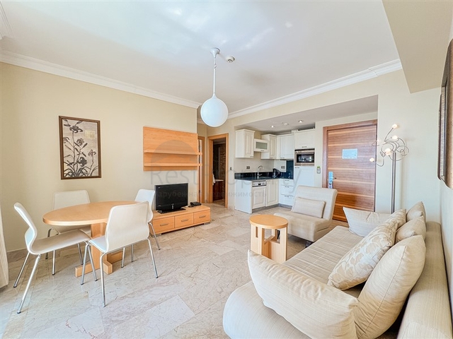 2+1 Meerblick-Wohnung in einer Anlage mit Hotelinfrastruktur im Bezirk Kargicak/Alanya