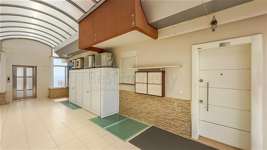 Luxuswohnung mit Meerblick und voller Infrastruktur im Herzen von Konakla 