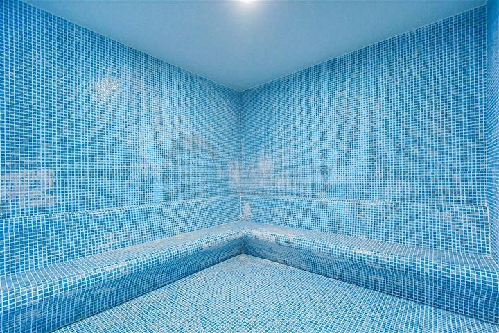 Zweizimmerwohnung in einem Komplex mit entwickelter Infrastruktur