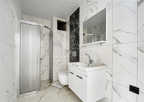 Zweizimmerwohnung in einem Komplex mit entwickelter Infrastruktur