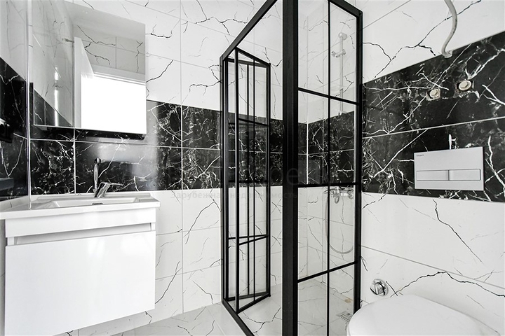 Gemütliche 1+1 Wohnung in einer Anlage umgeben von Nadelwäldern in Avsallar