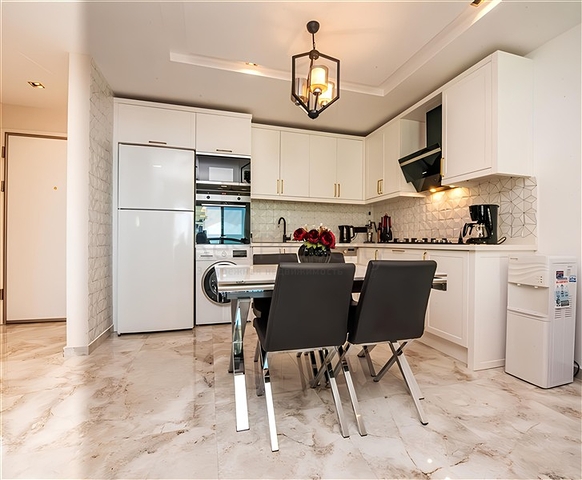 Edle 1+1 Wohnung mit Meerblick in einer hochwertigen Anlage im Stadtteil Kargicak