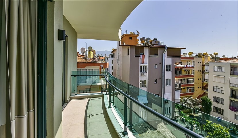 Penthouse 4+1 im Zentrum von Alanya, 150 m vom Meer entfernt