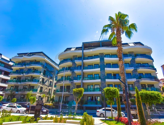 Penthouse 4+1 im Zentrum von Alanya, 150 m vom Meer entfernt