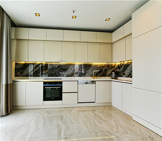 Penthouse 4+1 im Zentrum von Alanya, 150 m vom Meer entfernt