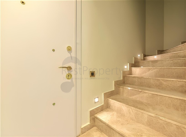 Penthouse 4+1 im Zentrum von Alanya, 150 m vom Meer entfernt