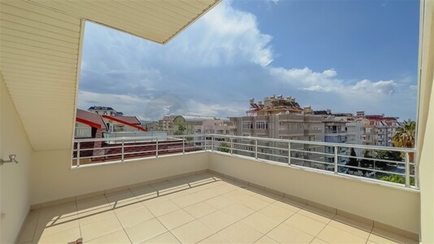 Wohnung 3+1 200 m vom Meer entfernt im Zentrum von Alanya Wohnung 3+1 200 m vom Meer entfernt im Zentrum von Alanya