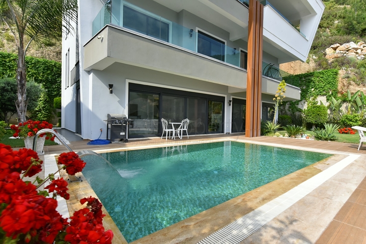 4+1 Villa im Zentrum von Alanya 