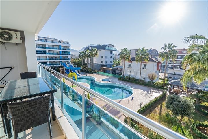 Groß geschnittene 1+1-Wohnung in Oba/Alanya