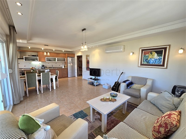 Geräumige Wohnung 2+1 in Oba/Alanya