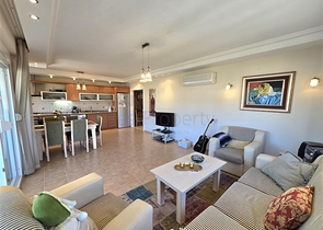 Geräumige Wohnung 2+1 in Oba/Alanya