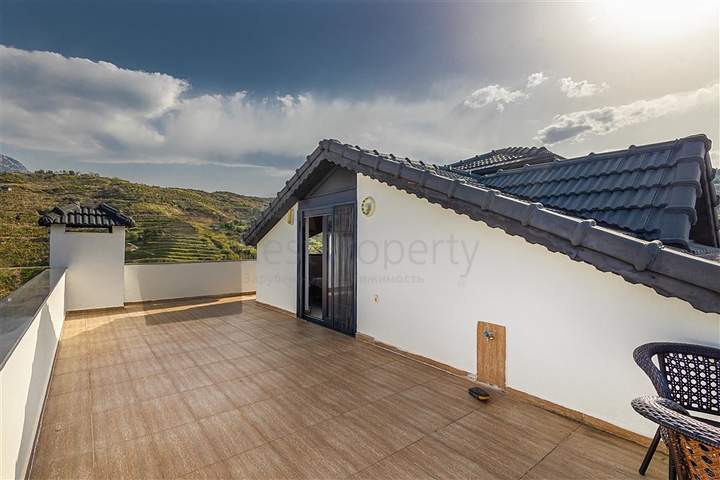 Die Villa mit Panoramablick auf das Mittelmeer ist der ideale Raum zum Leben und Entspannen