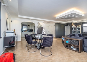 Die Villa mit Panoramablick auf das Mittelmeer ist der ideale Raum zum Leben und Entspannen