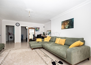 Die Villa mit Panoramablick auf das Mittelmeer ist der ideale Raum zum Leben und Entspannen