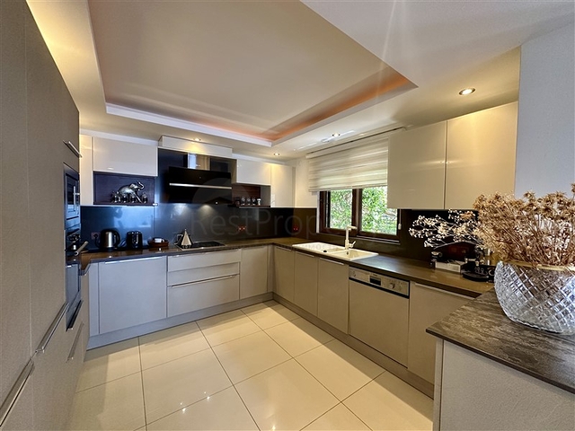 Phantastische Villa mit Meerblick,  Garten und Pool in einer der schönsten Gegenden Alanyas