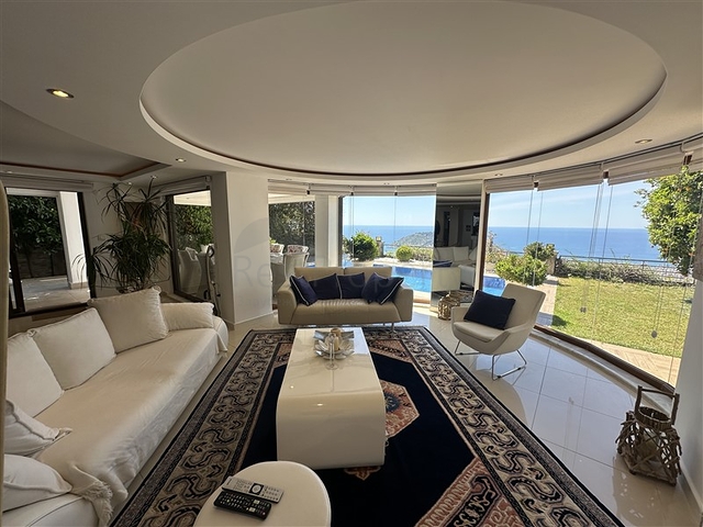 Phantastische Villa mit Meerblick,  Garten und Pool in einer der schönsten Gegenden Alanyas