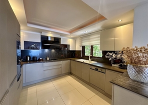 Phantastische Villa mit Meerblick,  Garten und Pool in einer der schönsten Gegenden Alanyas