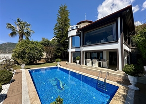 Phantastische Villa mit Meerblick,  Garten und Pool in einer der schönsten Gegenden Alanyas