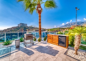 Die geräumige Villa mit Meerblick ist die perfekte Kombination aus Luxus und Gemütlichkeit