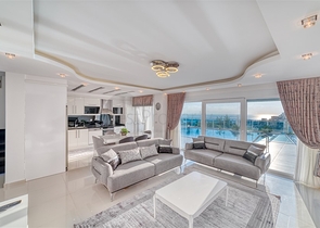 Die geräumige Villa mit Meerblick ist die perfekte Kombination aus Luxus und Gemütlichkeit