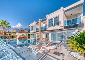 Die geräumige Villa mit Meerblick ist die perfekte Kombination aus Luxus und Gemütlichkeit