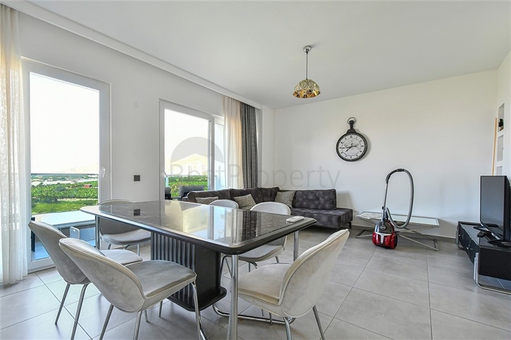 Schickes, möbliertes Penthouse 2+1 in Mahmutlar/Alanya