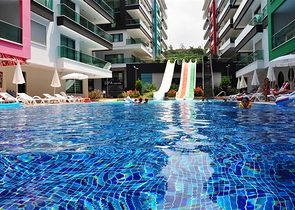 2+1 Apartment in einem Komplex, 50 m vom Strand von Kargicak entfernt