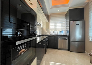 2+1-Wohnung mit Möbeln im Mahmutlar-Komplex