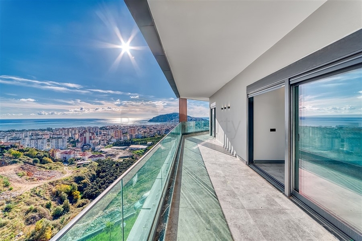 Moderne Luxusvilla im Zentrum von Cikcilli mit Panoramablick auf das Meer