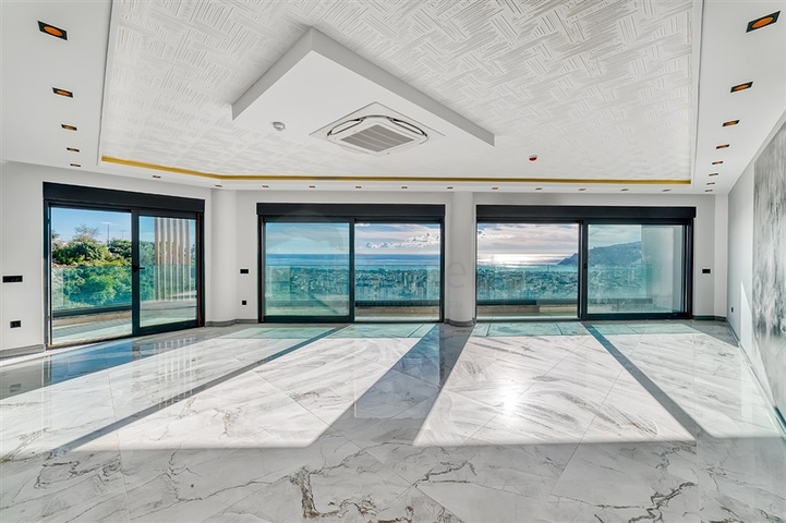 Moderne Luxusvilla im Zentrum von Cikcilli mit Panoramablick auf das Meer