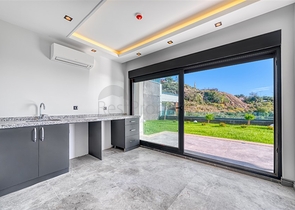 Moderne Luxusvilla im Zentrum von Cikcilli mit Panoramablick auf das Meer