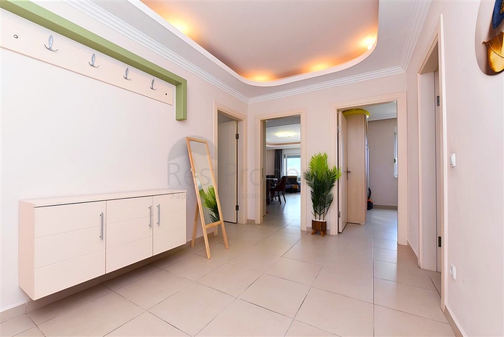 2+1 Wohnung in einem modernen Komplex mit Meerblick und Infrastruktur