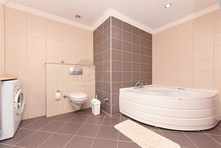 2+1 Wohnung in einem modernen Komplex mit Meerblick und Infrastruktur