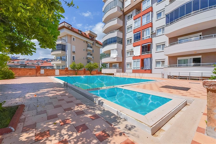 2+1 Wohnung in einem modernen Komplex mit Meerblick und Infrastruktur