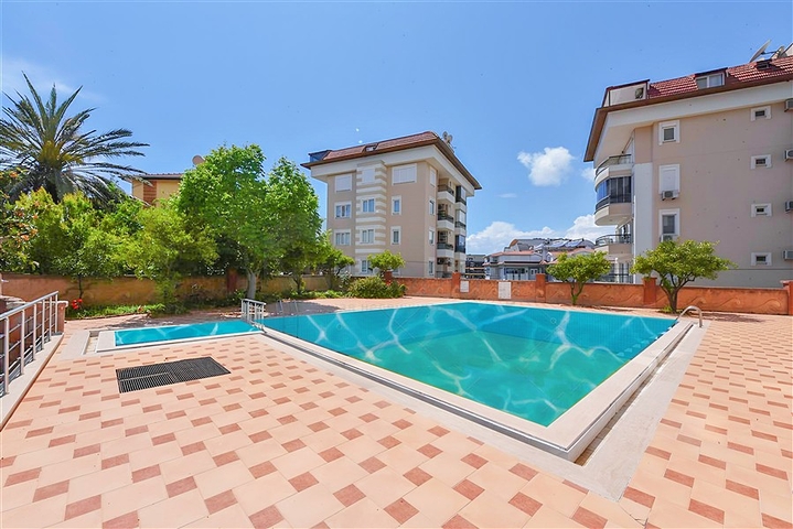 2+1 Wohnung in einem modernen Komplex mit Meerblick und Infrastruktur