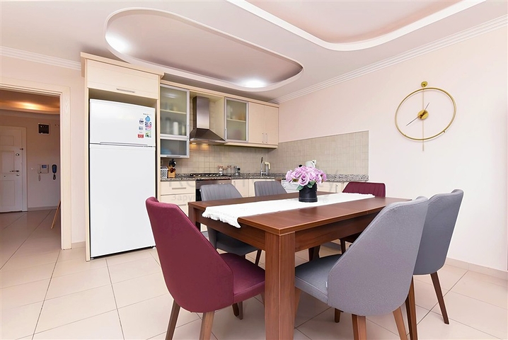 2+1 Wohnung in einem modernen Komplex mit Meerblick und Infrastruktur