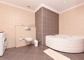 2+1 Wohnung in einem modernen Komplex mit Meerblick und Infrastruktur