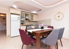 2+1 Wohnung in einem modernen Komplex mit Meerblick und Infrastruktur