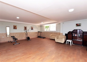 2+1 Wohnung in einem modernen Komplex mit Meerblick und Infrastruktur