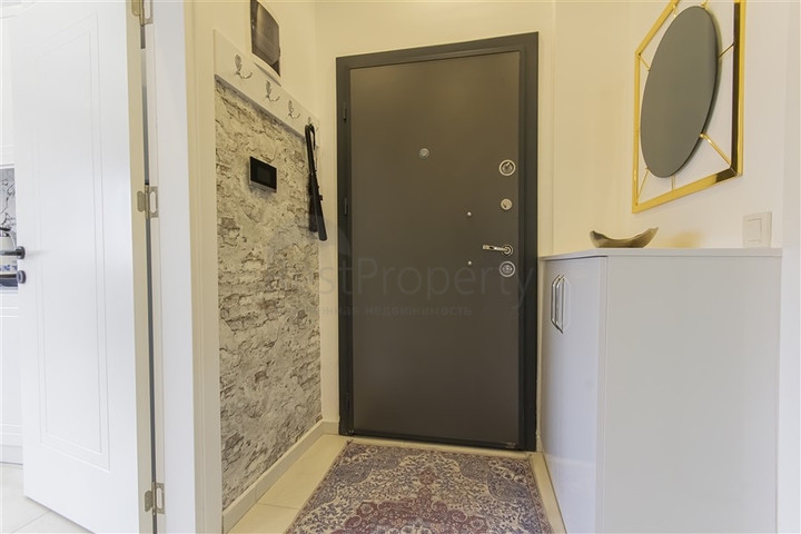 Gemütliche 1+1 möblierte Wohnung am Meer in einem entwickelten Komplex