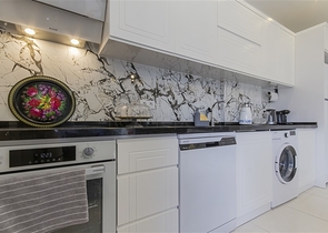 Gemütliche 1+1 möblierte Wohnung am Meer in einem entwickelten Komplex