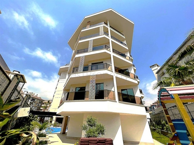 Luxuriöses 3+1 Penthouse in einer prestigeträchtigen Gegend von Alanya mit Meerblick