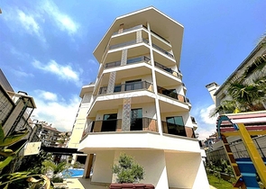 Luxuriöses 3+1 Penthouse in einer prestigeträchtigen Gegend von Alanya mit Meerblick