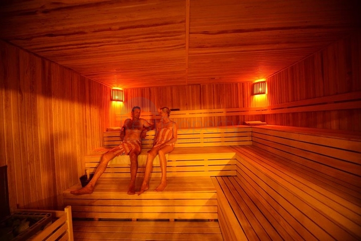 Luxusvilla mit Panoramablick und voller Infrastruktur im Herzen der Natur